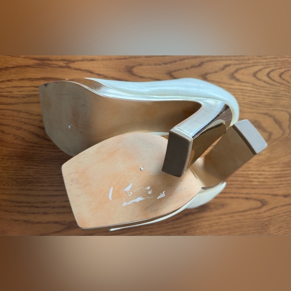 NWT DNKY Elegant Cream and Silver Women's Mules - Picture 8 of 8